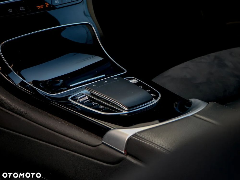 Mercedes-Benz GLC 300 de 4-Matic AMG Line - 18