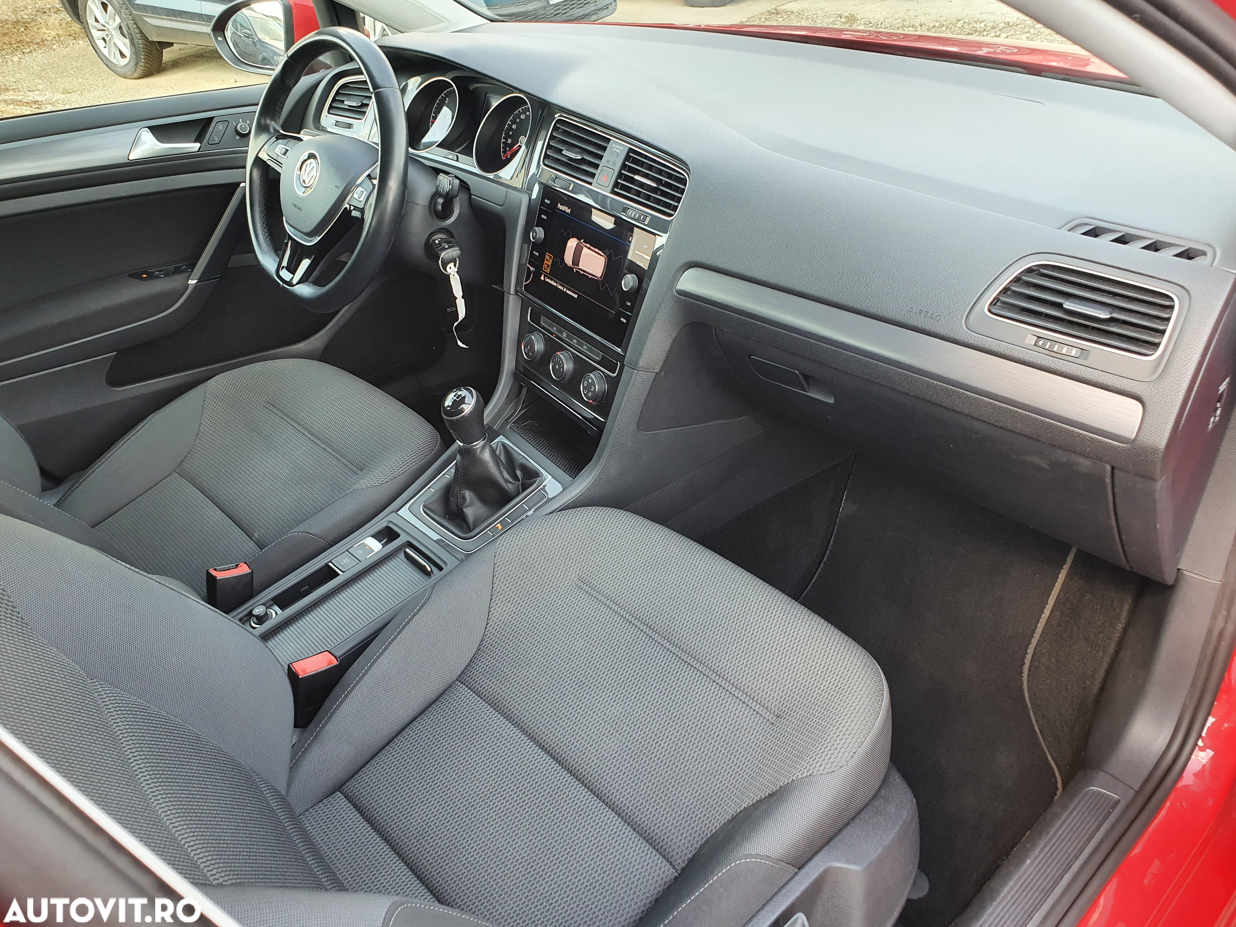 Volkswagen Golf 1.6 TDI Comfortline - 17