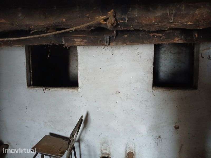 Casa para restauro - Grande imagem: 2/12