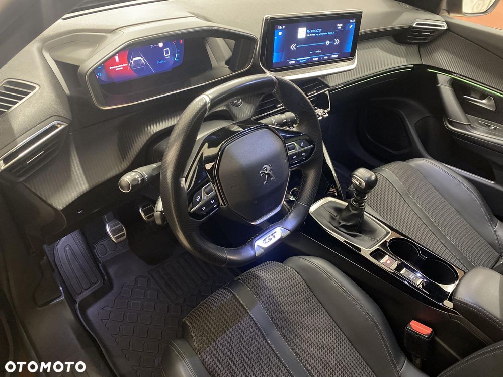 Peugeot 2008 1.2 PureTech GT Line S&S - 10