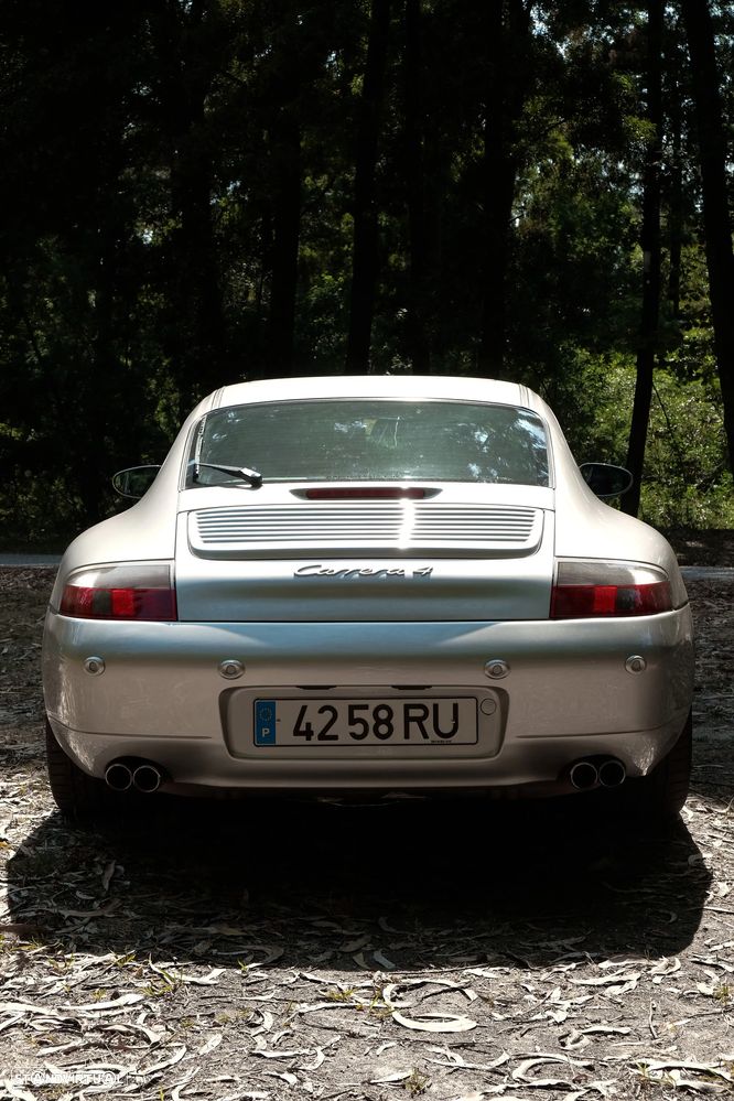 Porsche 911 (996) Carrera 4 Coupé - 10