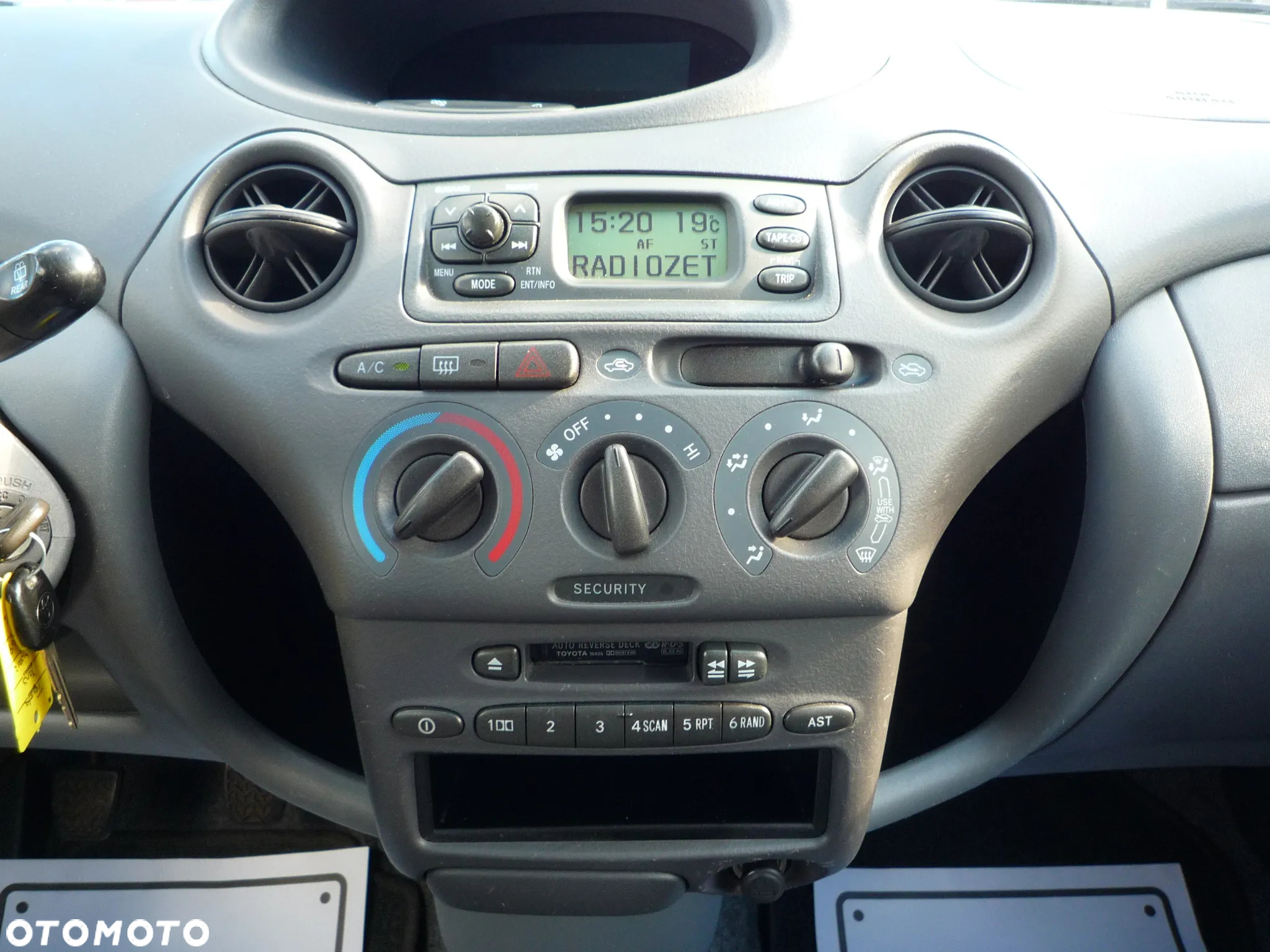 Toyota Yaris - 21
