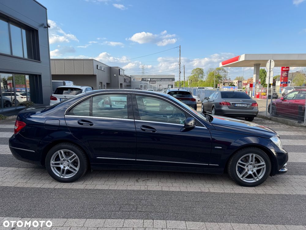 Mercedes-Benz Klasa C 200 CGI Automatik BlueEFFICIENCY Avantgarde - 3