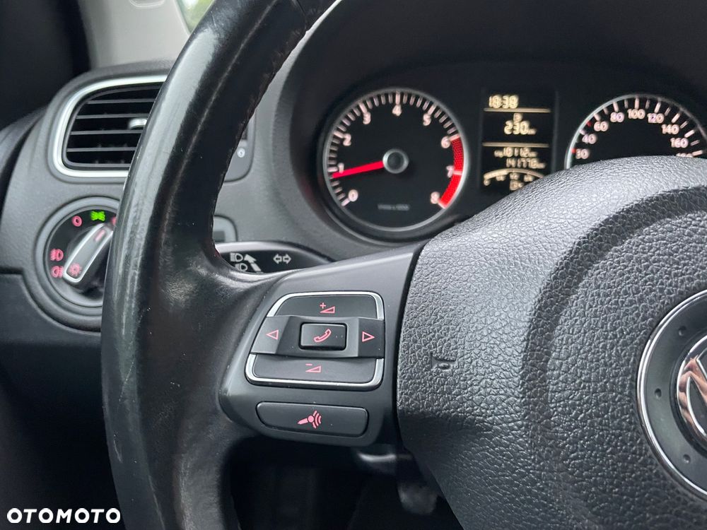 Volkswagen Polo 1.4 16V Highline - 12