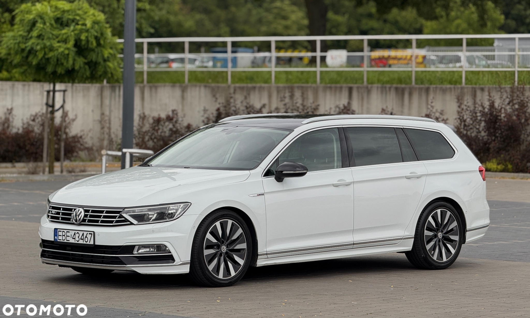 Volkswagen Passat Variant 2.0 TDI SCR DSG (BlueM Tech) Comfortline - 13