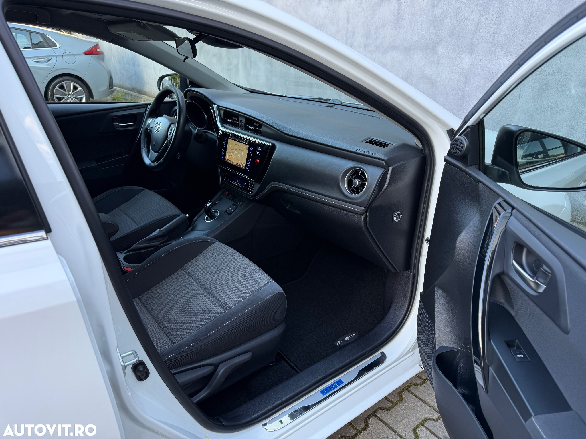 Toyota Auris 1.8 VVT-i Hybrid Automatik Comfort - 30