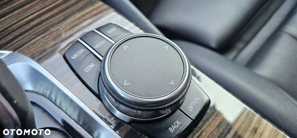 BMW Seria 5 530i Sport Line - 17