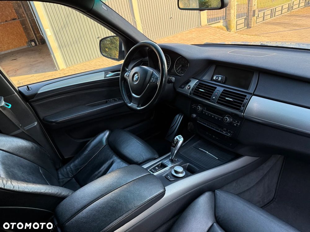 BMW X5 3.0si - 11