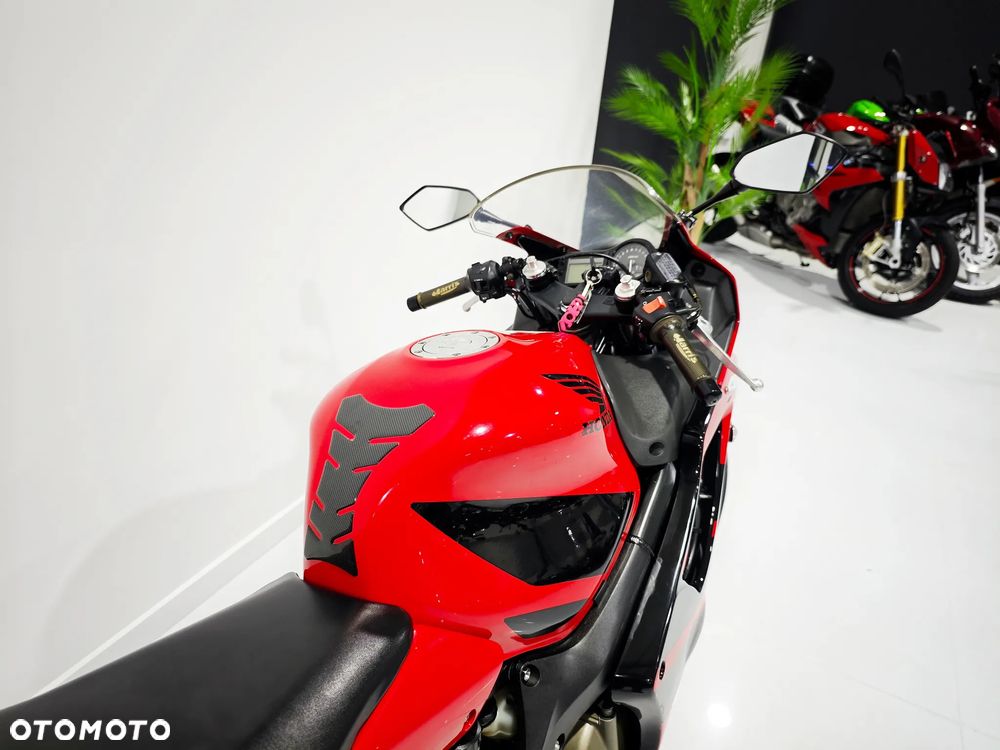 Honda CBR - 11
