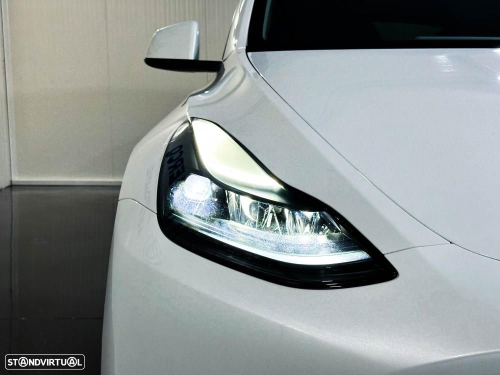 Tesla Model Y Long Range Dual Motor AWD - 14