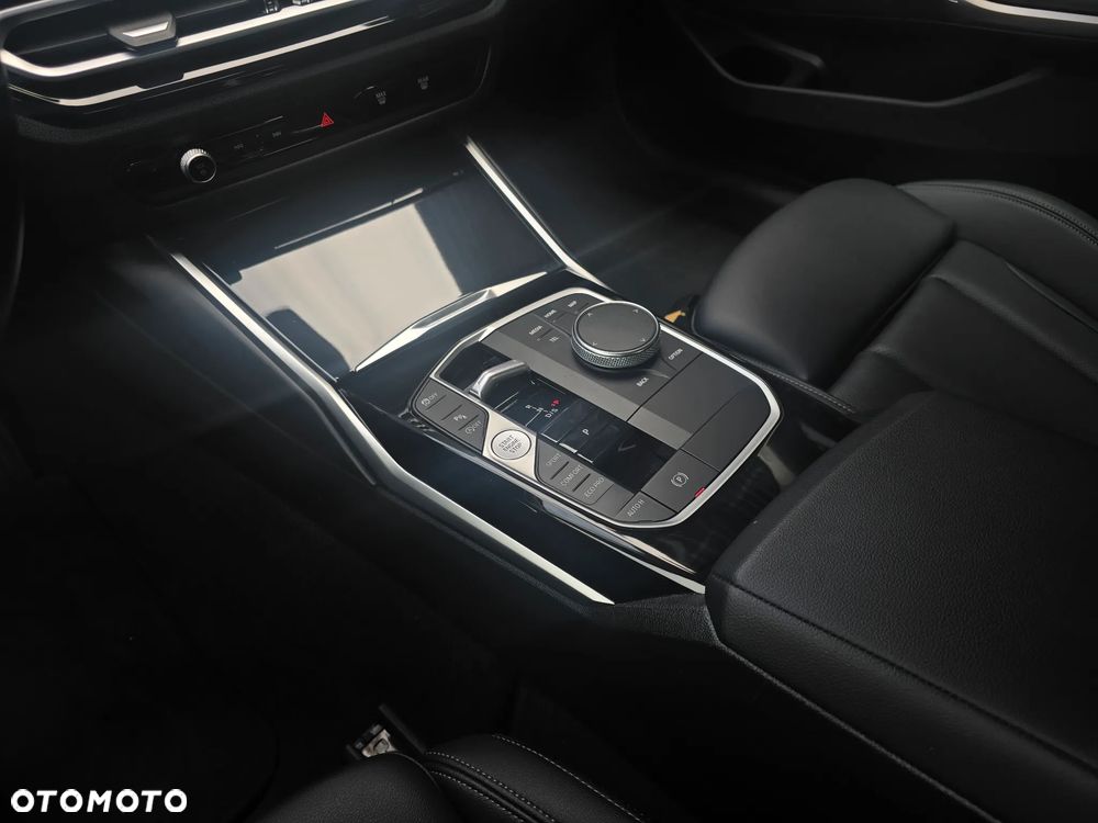 BMW Seria 3 318i - 12