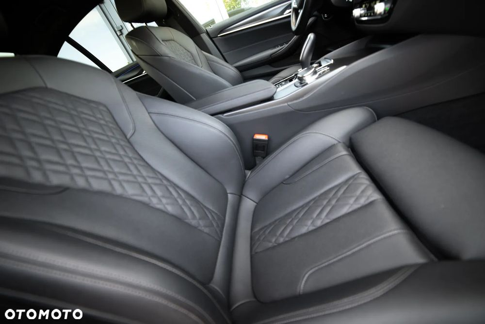 BMW Seria 5 520d M Sport sport - 37