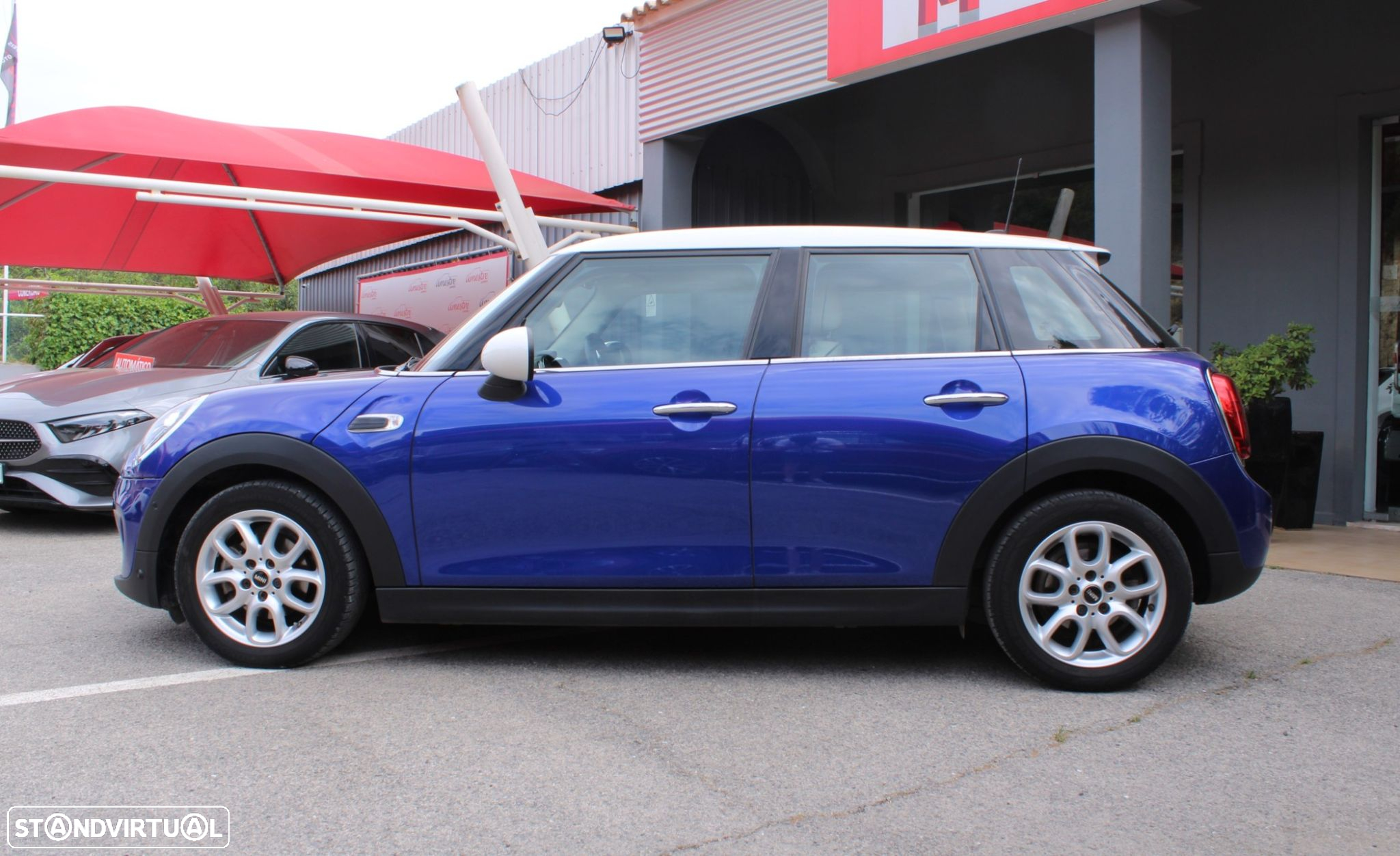 MINI 5 Portas Cooper D Auto - 2