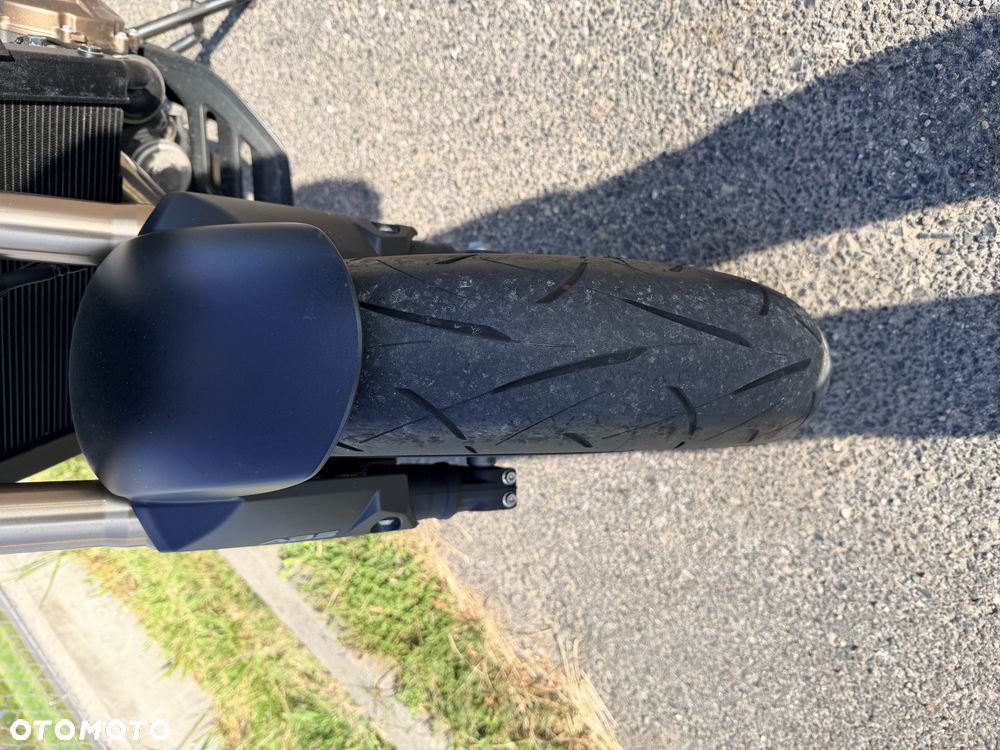 Honda CB - 12