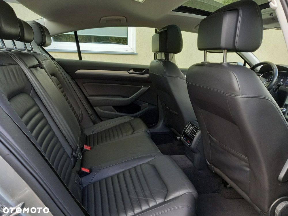 Volkswagen Passat 2.0 TDI (BlueMotion Technology) Highline - 26