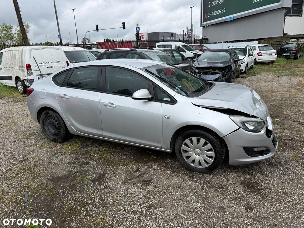 Opel Astra 1.4 T Business EU6 - 9