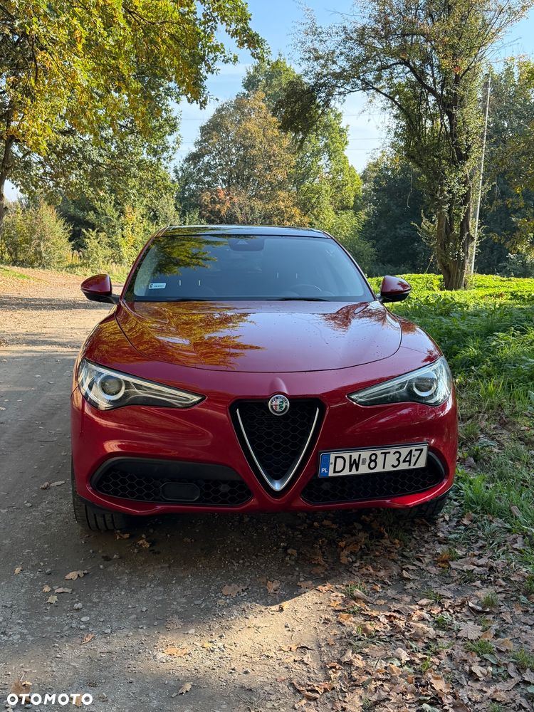 Alfa Romeo Stelvio 2017 photo 2