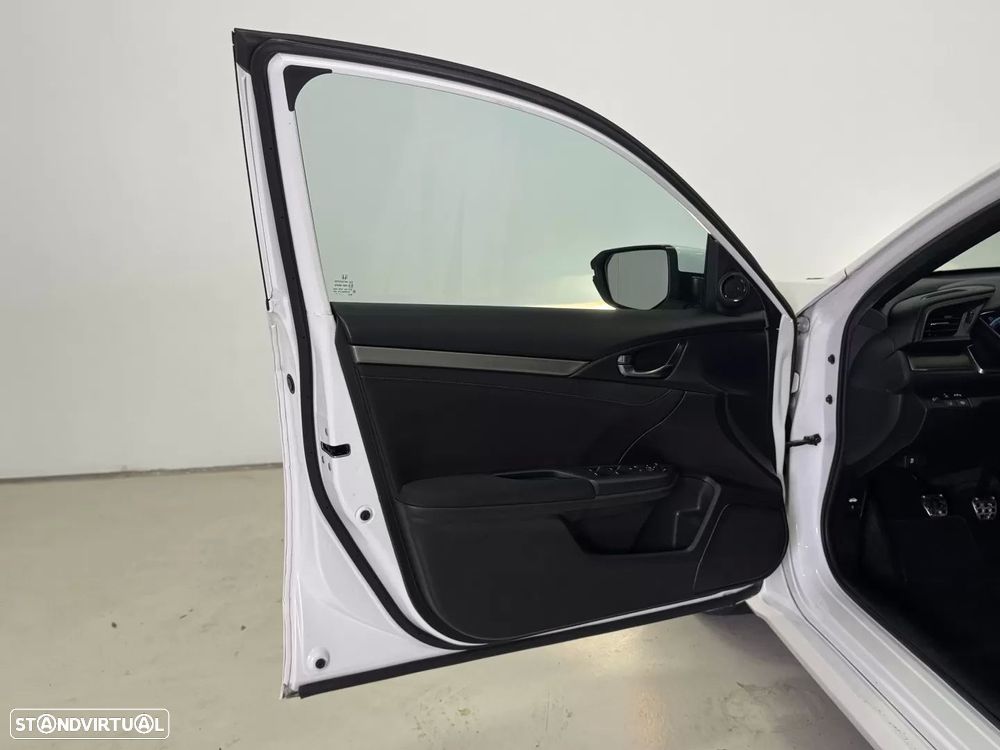 Honda Civic 1.0 i-VTEC Executive Premium - 17