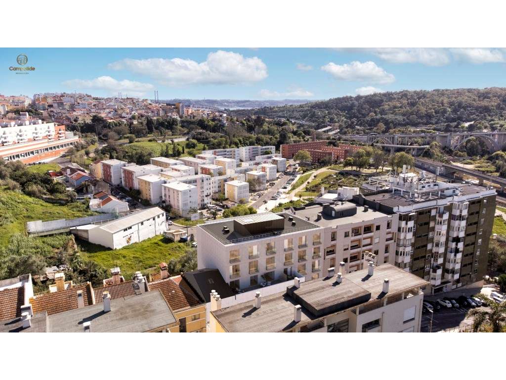 Apartamento T2 novo com arrecadação e garagem em Campolide - Grande imagem: 2/17