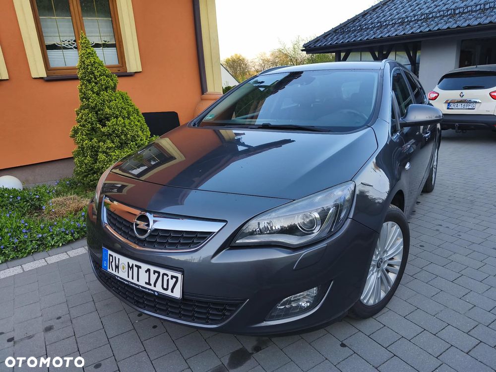 Opel Astra 1.6 Turbo Cosmo - 3