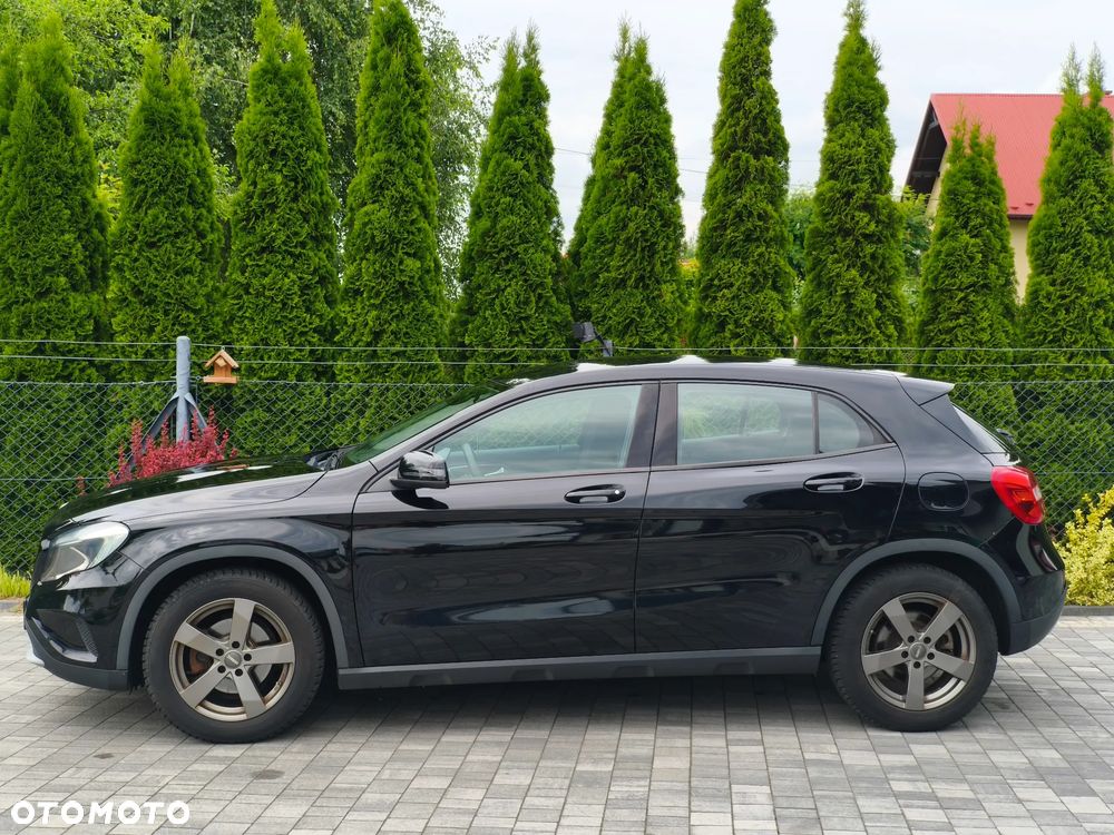 Mercedes-Benz GLA 180 Urban - 5