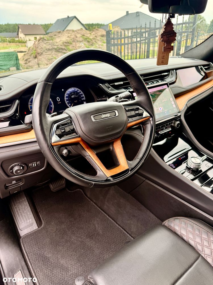 Jeep Grand Cherokee - 8