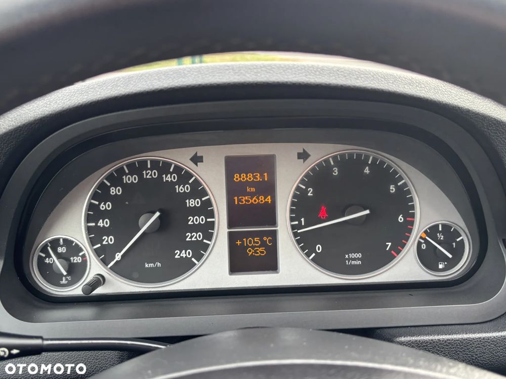 Mercedes-Benz Klasa B 200 SPORT EDITION - 21