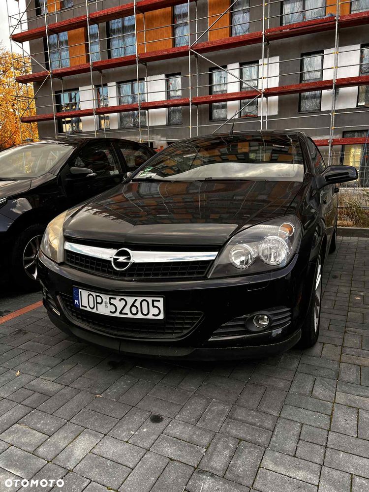 Opel Astra III GTC 1.8 Cosmo - 2