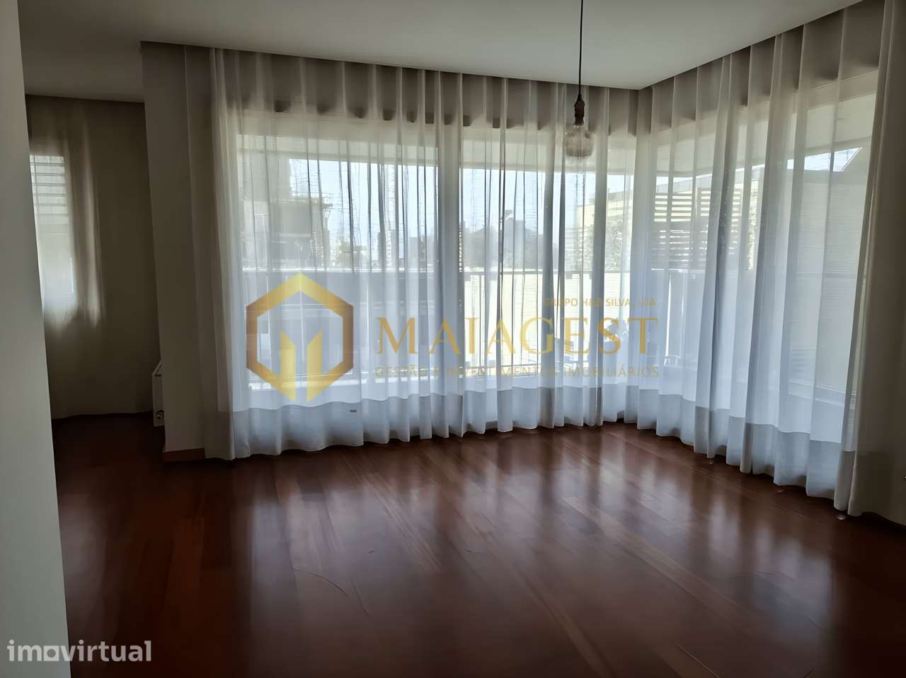 Apartamento T3 no Centro do Porto com 2 Lugares de Garagem - Grande imagem: 4/25