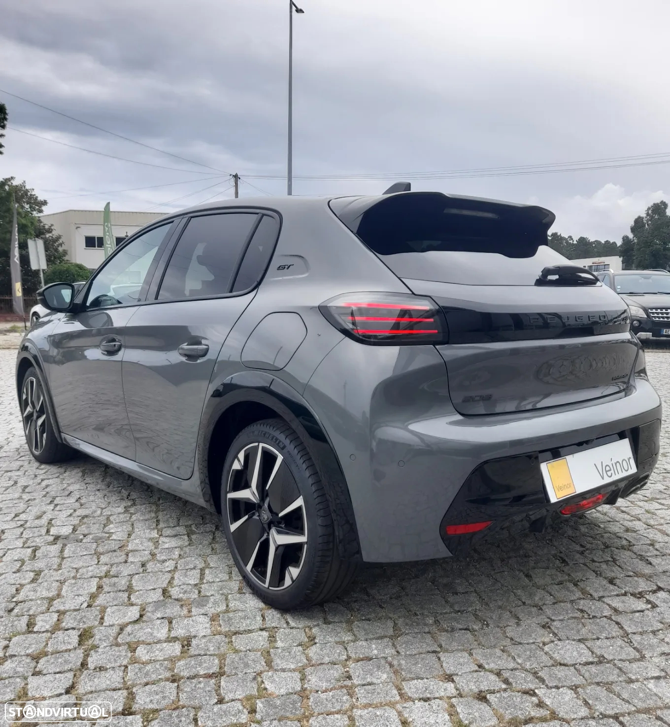 Peugeot 208 1.2 Hybrid GT e-DCS6 - 3
