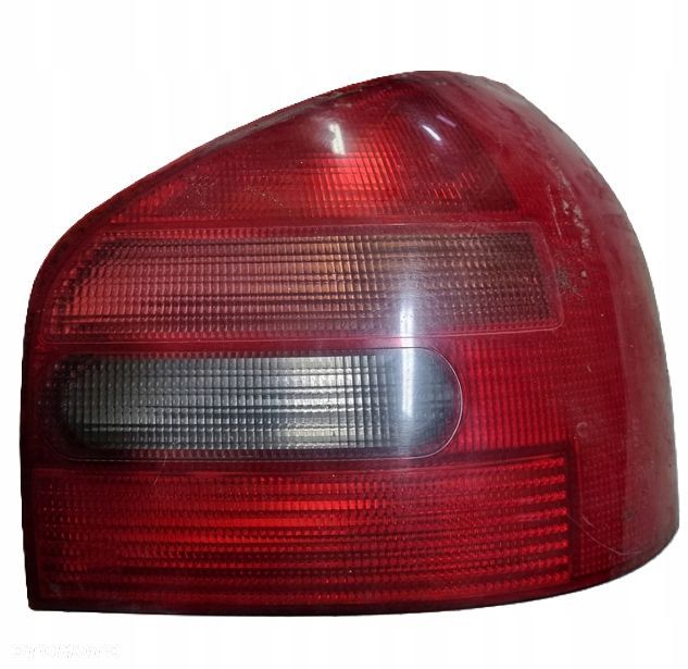 AUDI A3 8L 96-03 r. LAMPA PRAWY TYŁ PRAWA TYLNA WERSJA EUROPEJSKA - 1