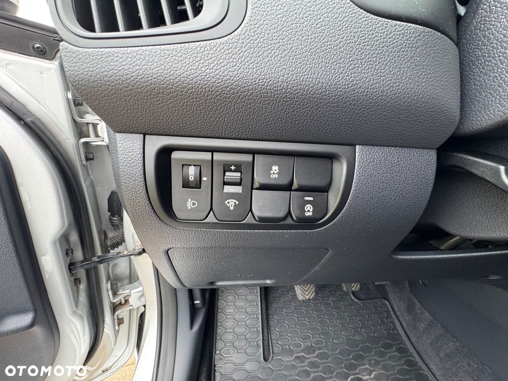 Kia Rio 1.1 crdi M - 16