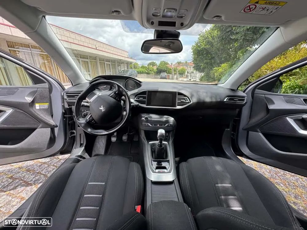 Peugeot 308 1.2 PureTech Allure - 9