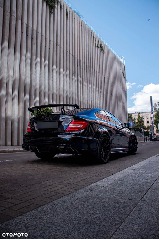 Mercedes-Benz Klasa C 63 AMG - 16