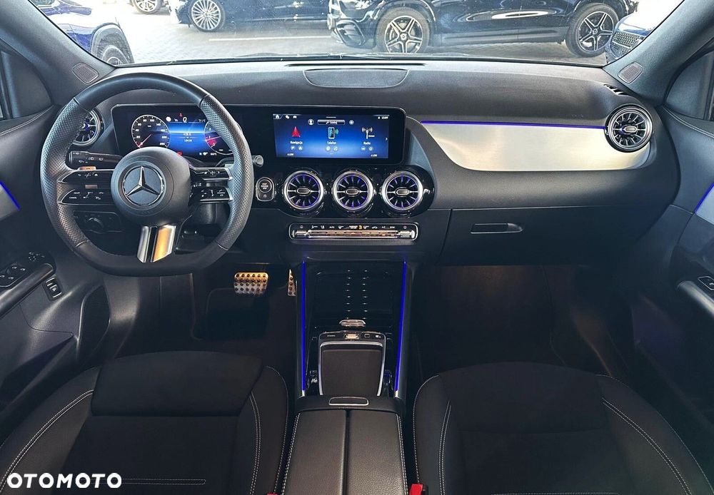 Mercedes-Benz GLA - 8