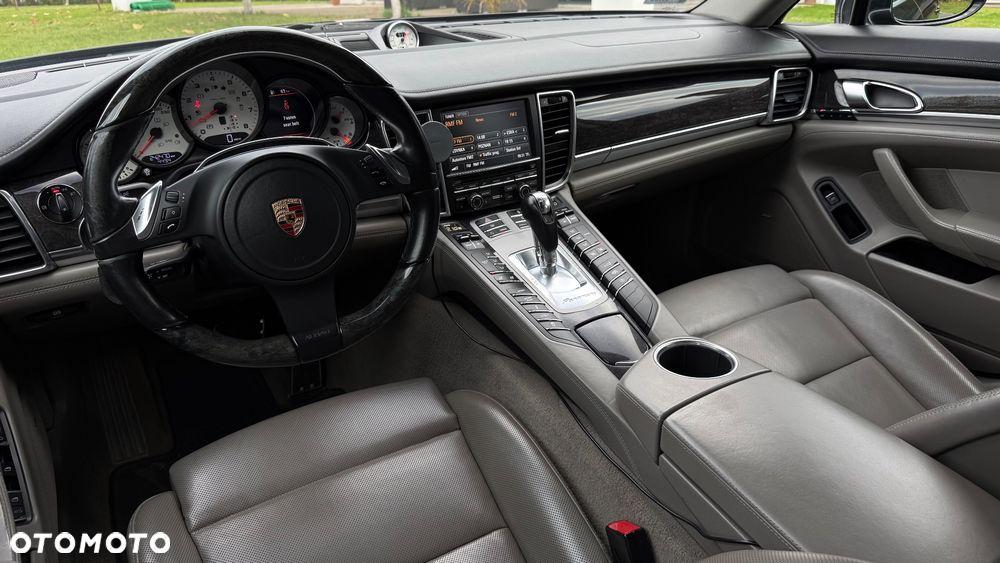 Porsche Panamera 4S - 15