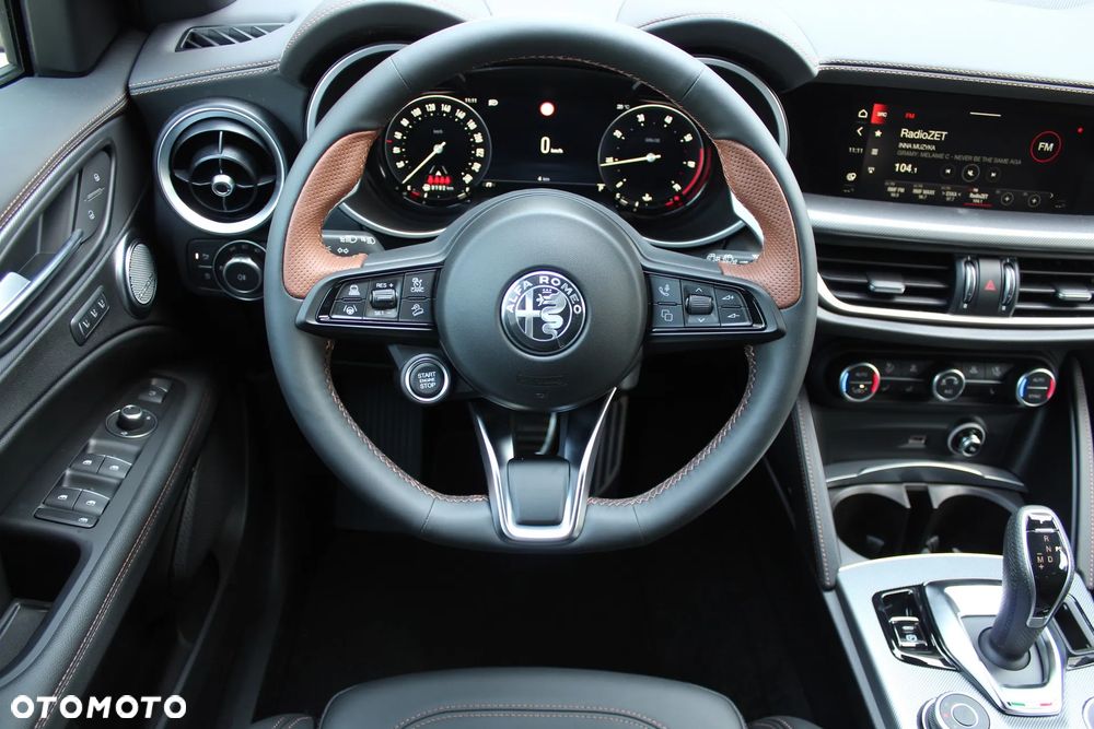Alfa Romeo Stelvio - 11