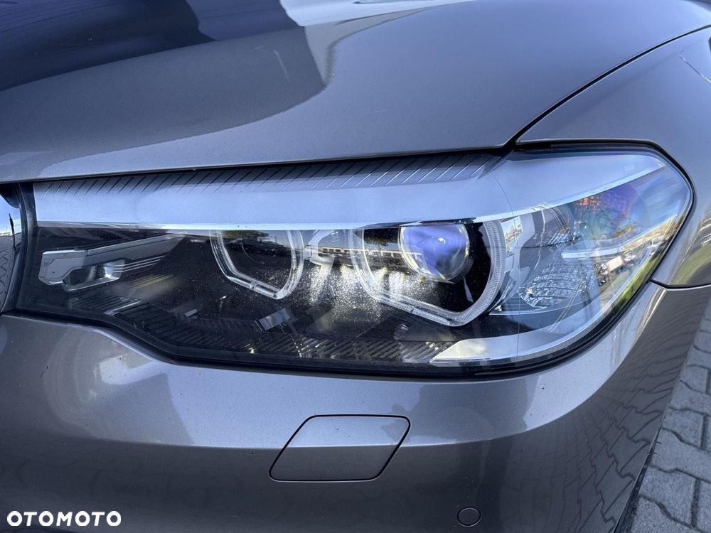 BMW Seria 5 530i xDrive Sport - 28