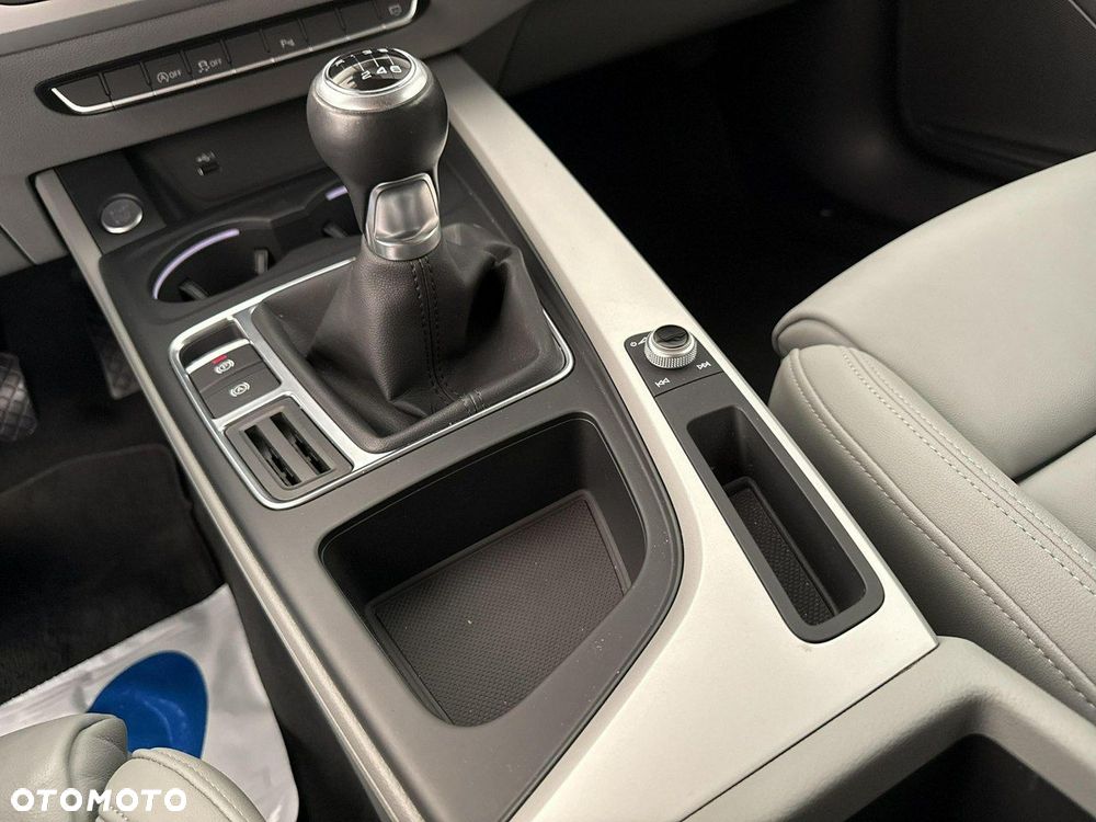 Audi A4 Limousine - 17