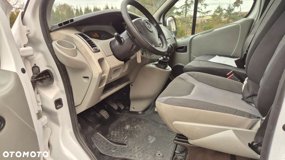Opel Vivaro - 12