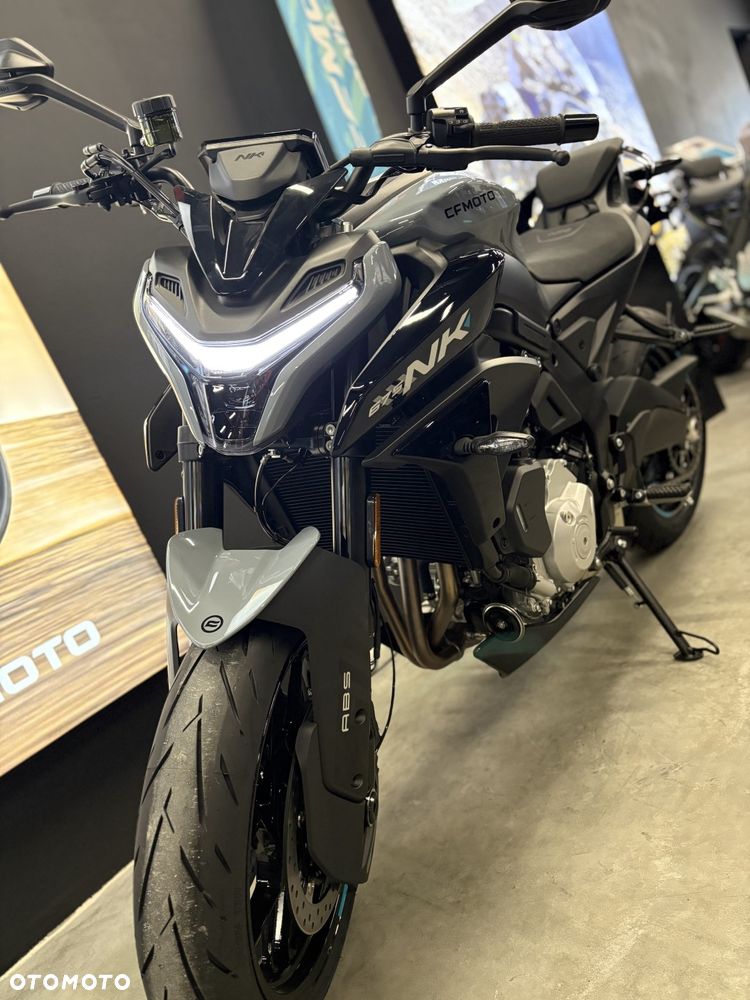 CFMoto 675NK - 16