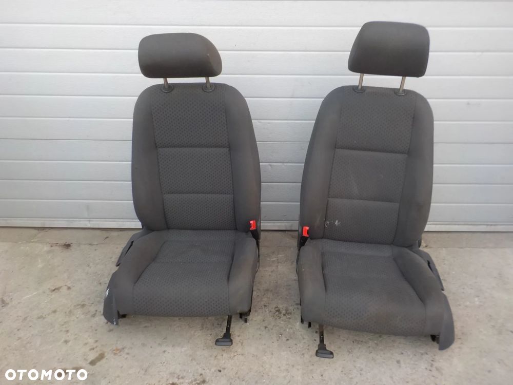 VOLKSWAGEN TOURAN I FOTEL LEWY KIEROWCY LUB PRAWY PASAŻERA