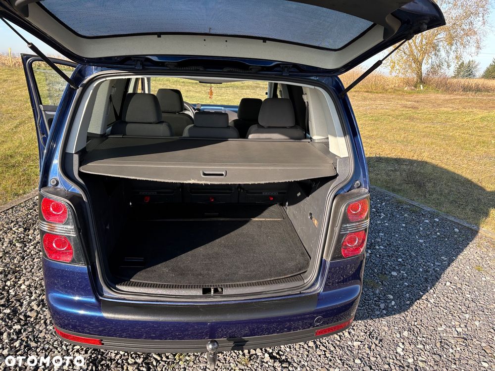 Volkswagen Touran 1.9 TDI Conceptline - 16