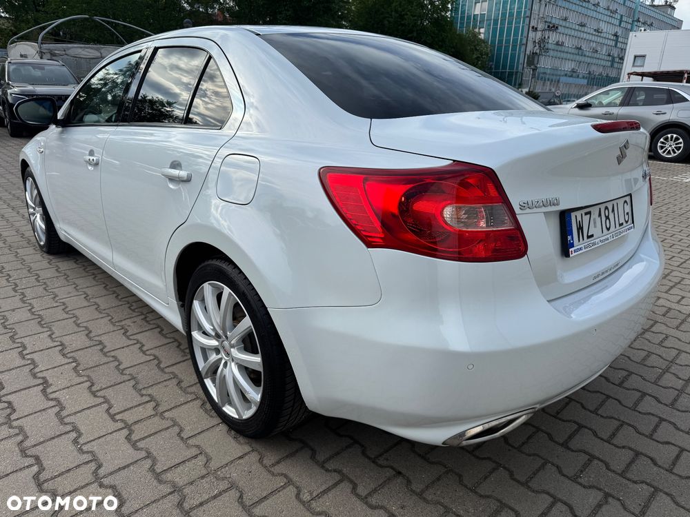 Suzuki Kizashi 2.4 Sport 4WD CVT - 3