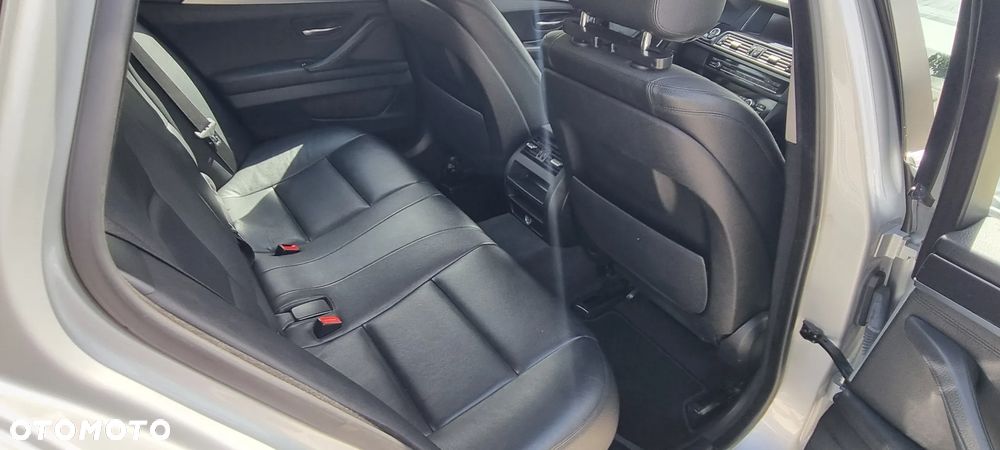 BMW Seria 5 525d xDrive Luxury Line - 10