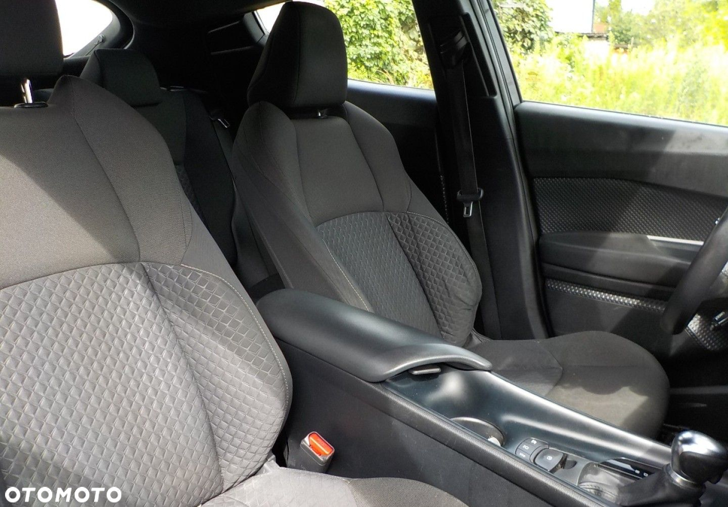 Toyota C-HR - 15