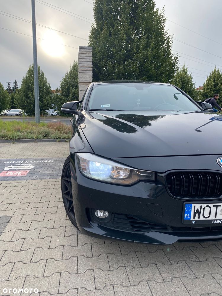 BMW Seria 3 328i - 10