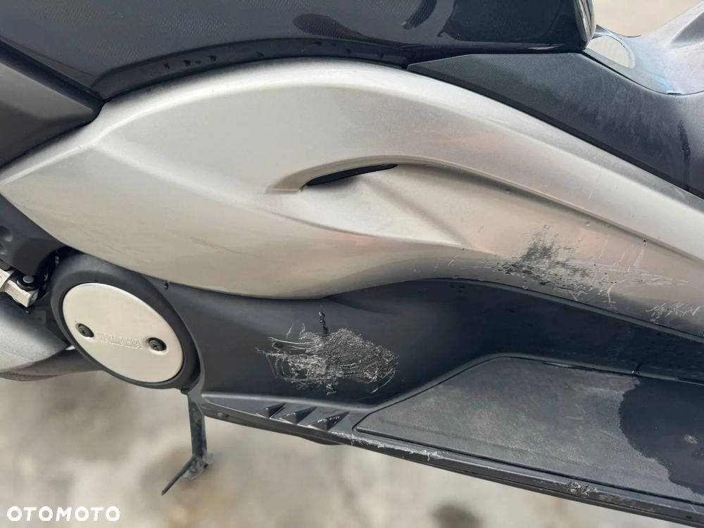 Yamaha Tmax - 16