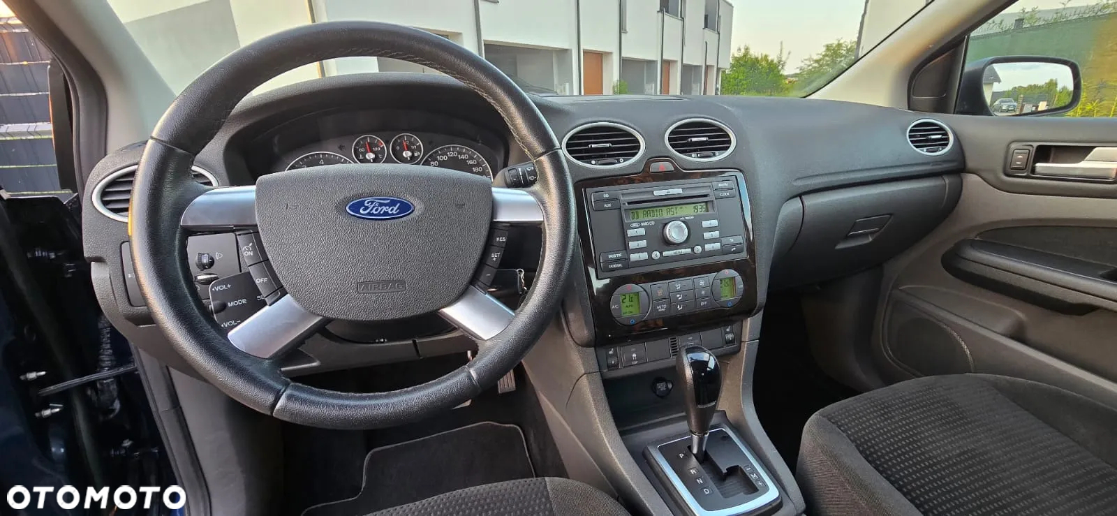Ford Focus 1.6 Ghia - 19