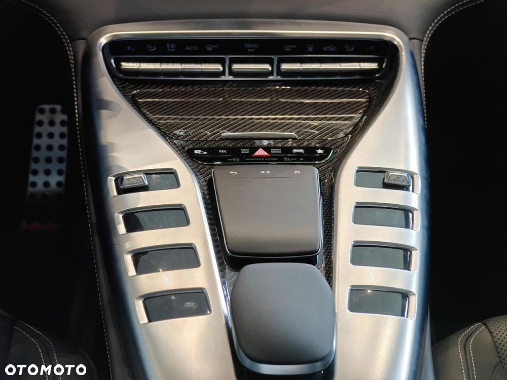 Mercedes-Benz AMG GT - 19